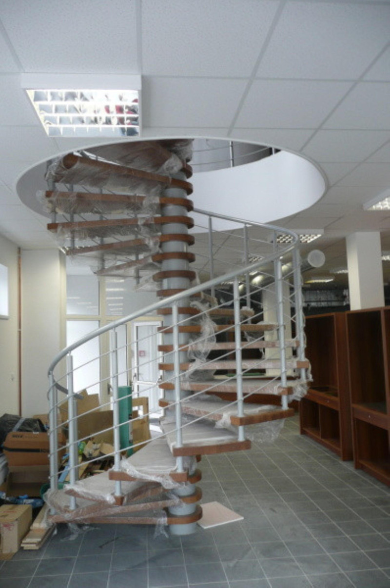 8795 DŘEVO TRUST TĚŠÍN