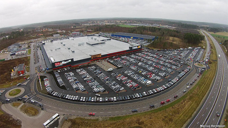 SE1441 Tanum Shopping Center
