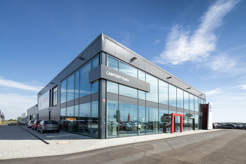 The car showroom as the symbiosis of functionality and design - LLENTAB steel buildings