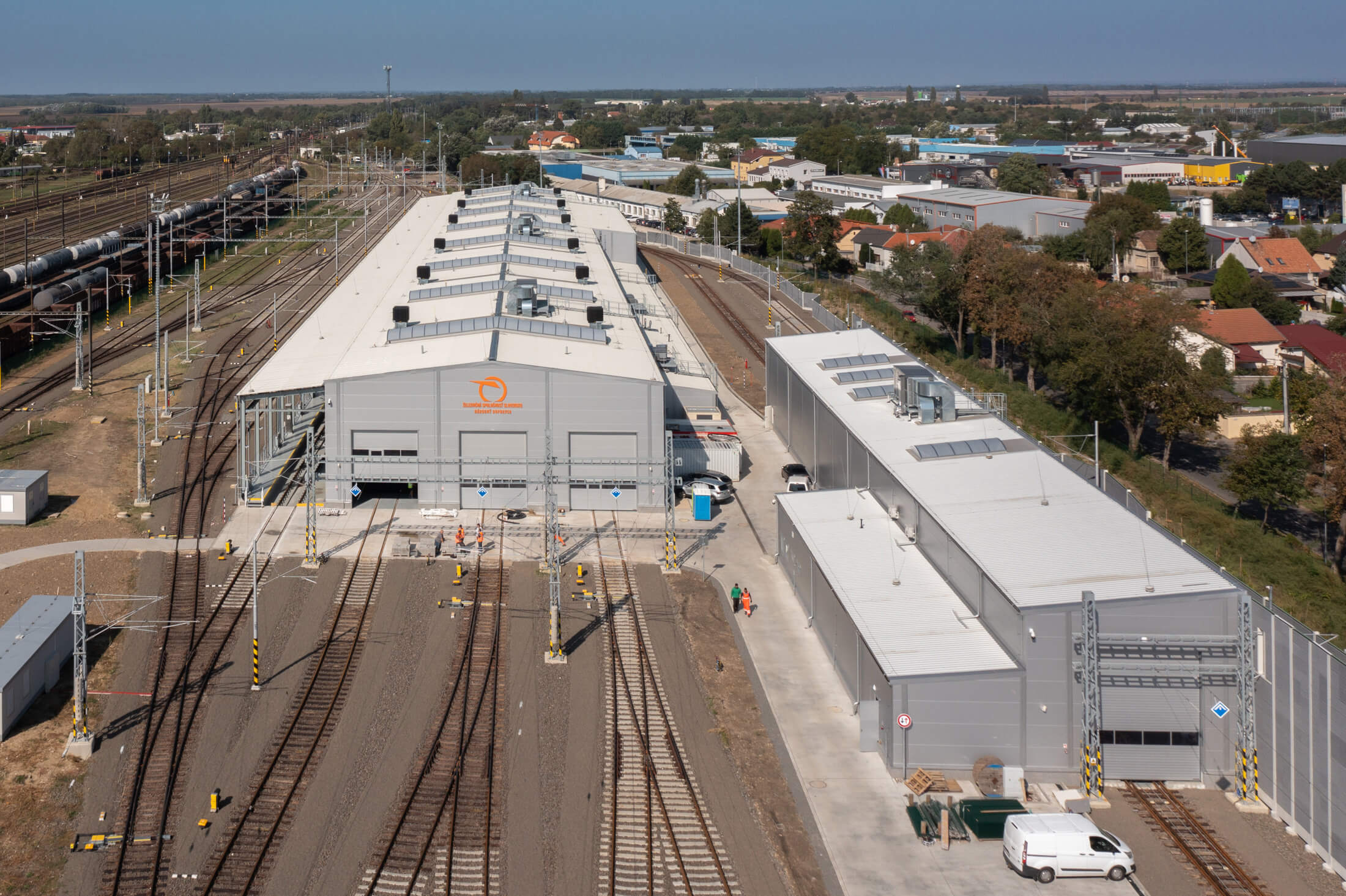 Maintenance halls for the service centre